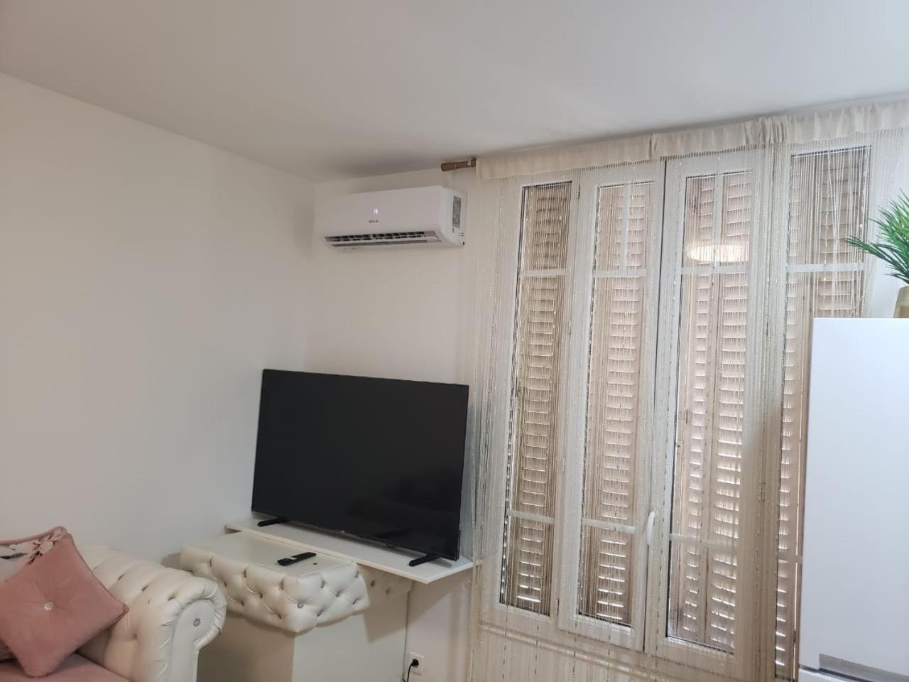 Alaya Apartment Bezons Bagian luar foto