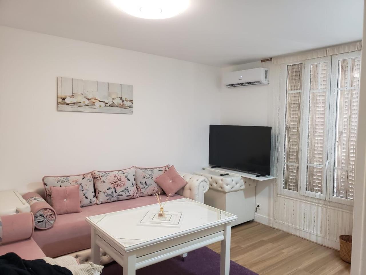 Alaya Apartment Bezons Bagian luar foto